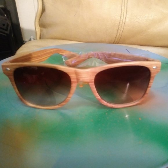 Classic Wood Grain Bambu Dark Lens Sunglasses - Picture 1 of 2